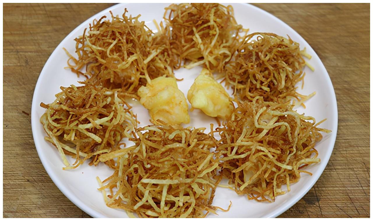 农家喜宴待客菜富贵金丝虾球金黄酥香甜而不腻祝福满满