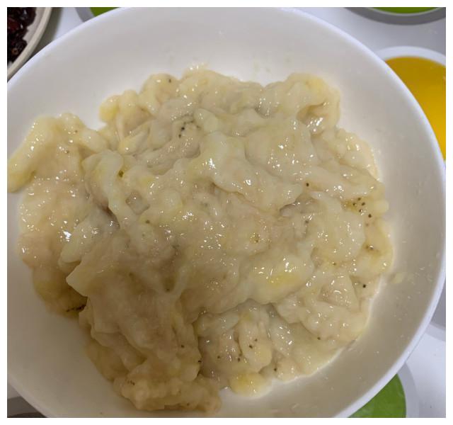 香蕉核桃仁蛋糕，非常好吃，零失败