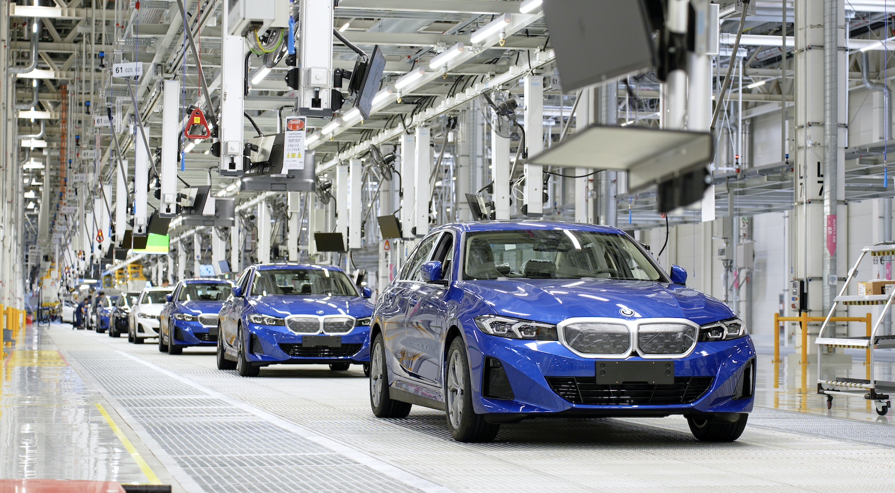 宝马沈阳生产基地里达工厂开业首款车型全新bmwi3下线