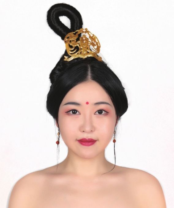 飞行云中敦煌飞天伎乐造型