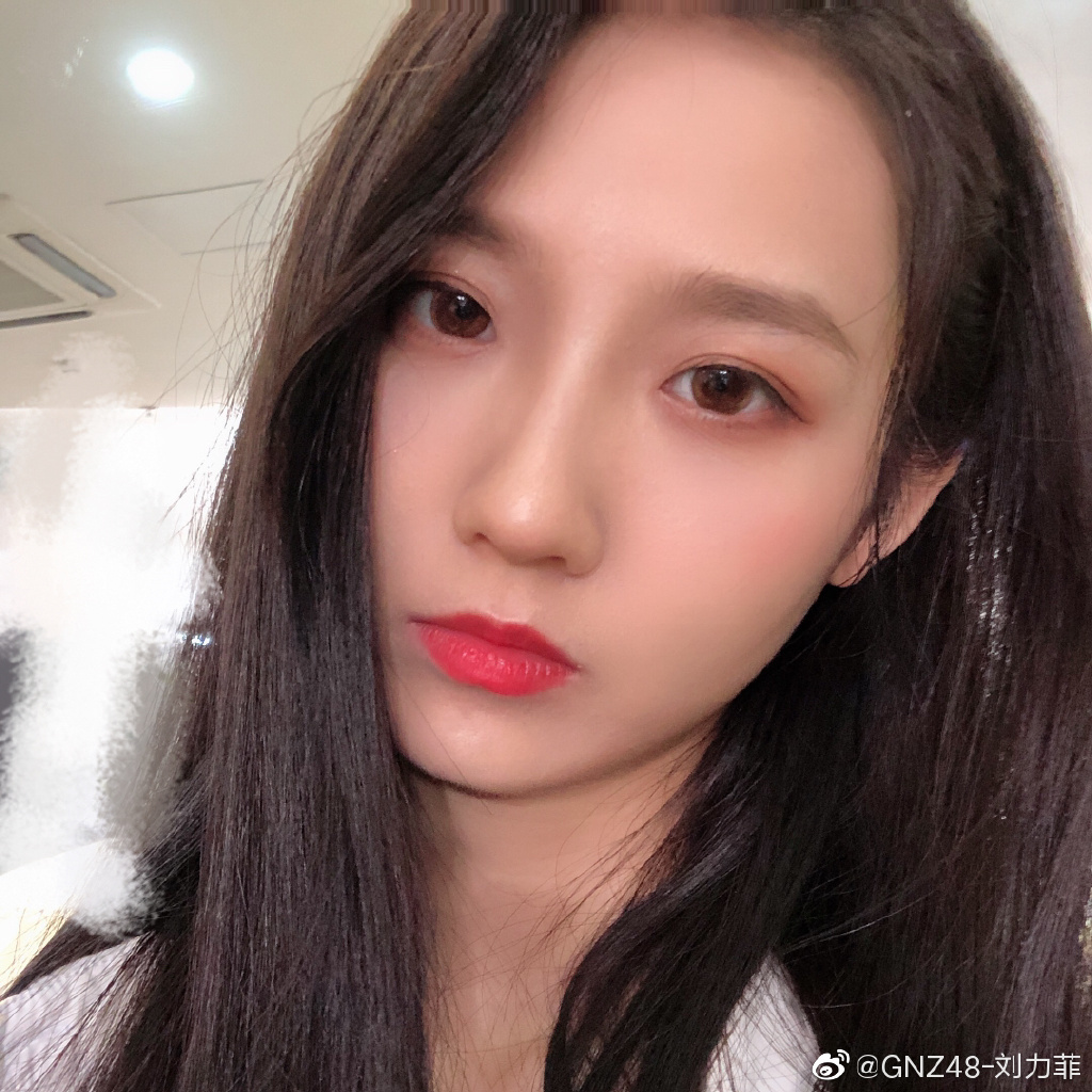 偶像美少女gnz48-劉力菲迷人可愛寫真美照