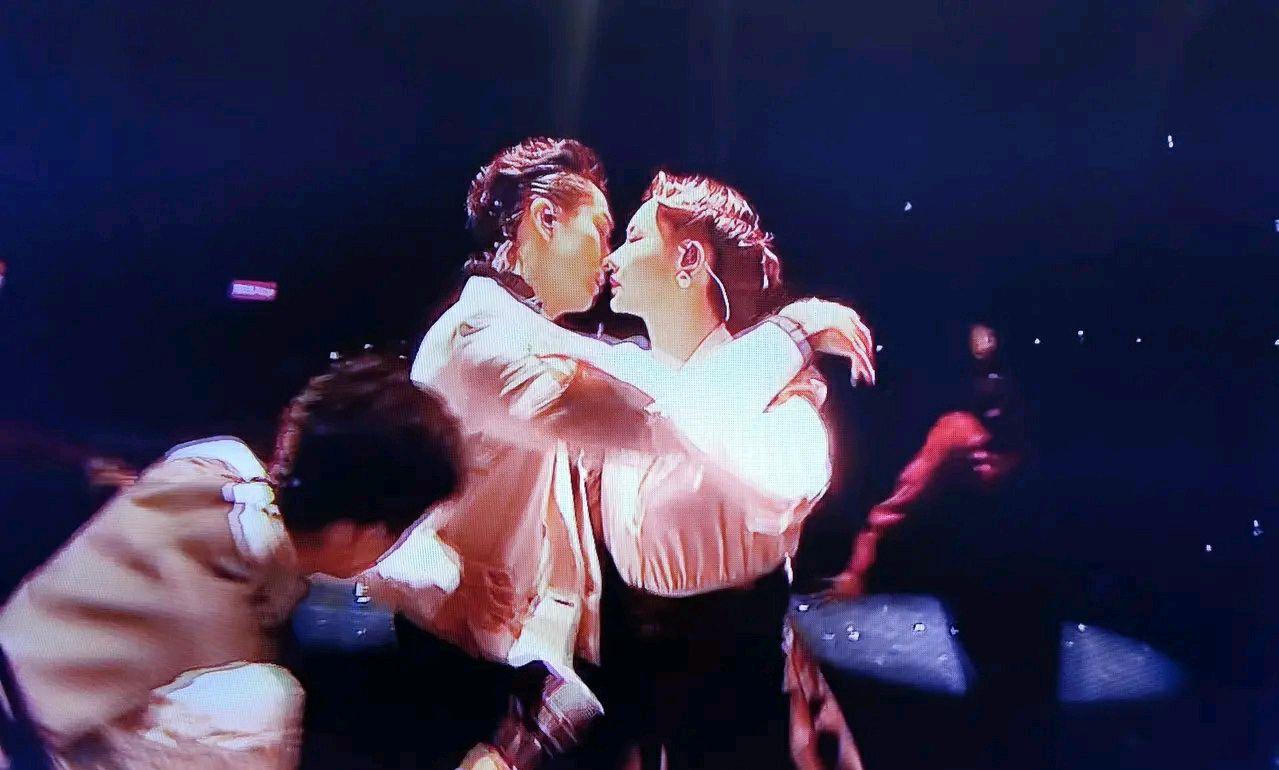 戚薇李承铉一首漠河舞厅画面太美不敢看太浪漫了