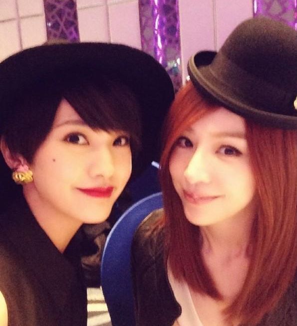 王心凌晒与杨丞琳合照相差2岁看不出年龄美女罕见同框好养眼