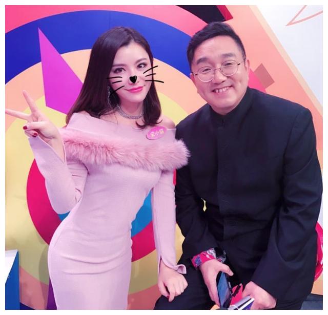 国家一级演员,58岁妻子近照曝光,比他小11岁太有夫妻相|句号|郭雅丹