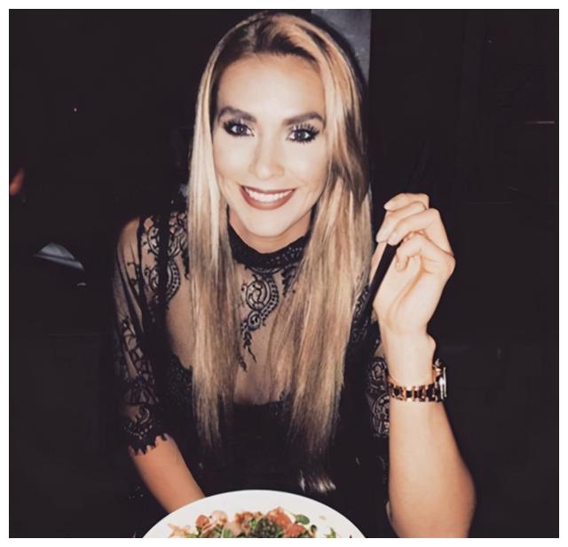 "冰岛大狙"西古德森,他的妻子"冰岛小姐"比他名气