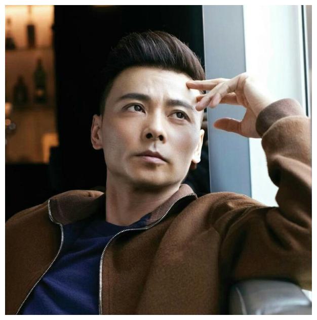 踢吴京500多脚,让周润发叫师父的张晋,凭什么这么牛?