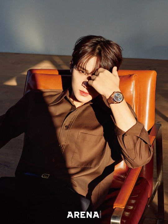 韩国男团seventeen成员金珉奎最新杂志写真曝光__财经头条