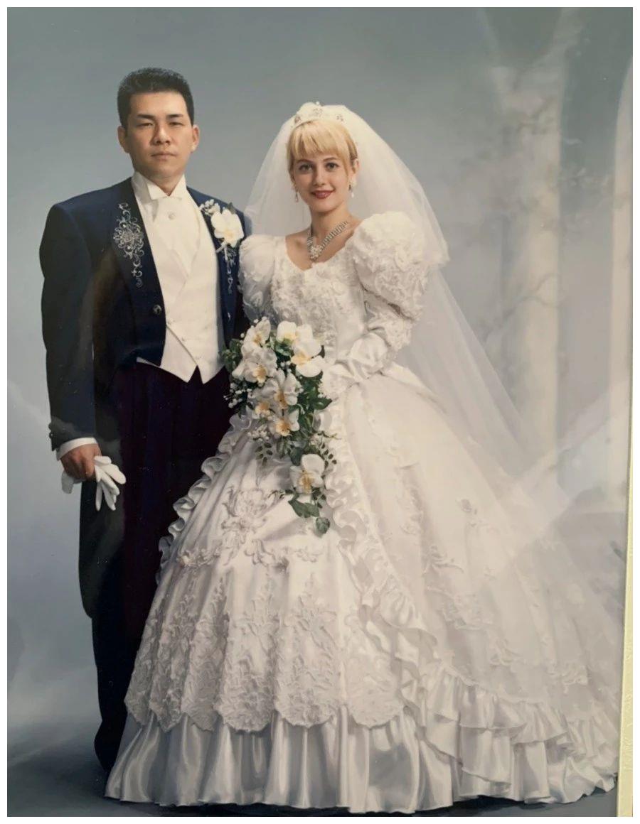 混血偶像父母照片引热议网友你爸怎么骗到你妈的