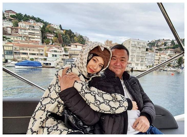 向佐前女友官宣怀孕!38岁拼二胎身体不适,与富商结婚4年有一女