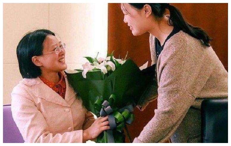 安徽女孩因误诊瘫痪,29岁成为轮椅美女博士,如今是高校著名教授休闲区蓝鸢梦想 - Www.slyday.coM 安徽女孩因误诊瘫痪,29岁成为轮椅美女博士,如今是高校著名教授休闲区蓝鸢梦想 - Www.slyday.coM