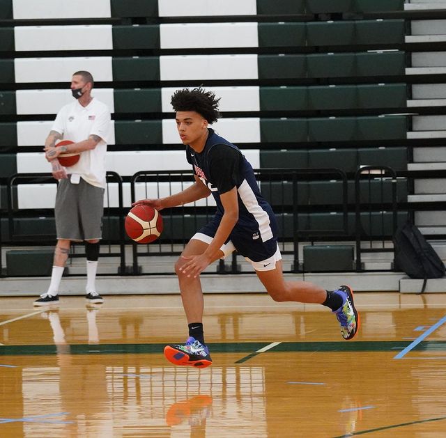 16岁高中生领百万美元年薪!模版浓眉哥,美国最年轻职业篮球员!