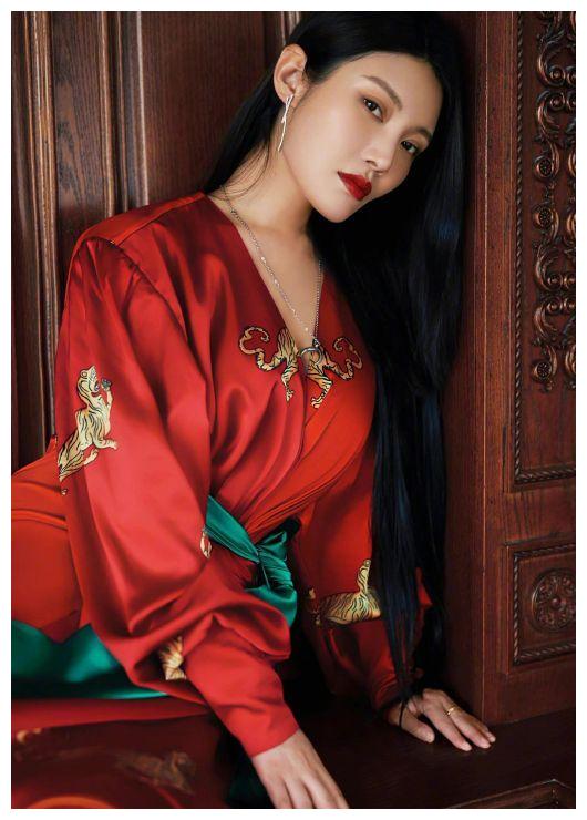 大嫂徐冬冬变身特工狂花,又美又飒