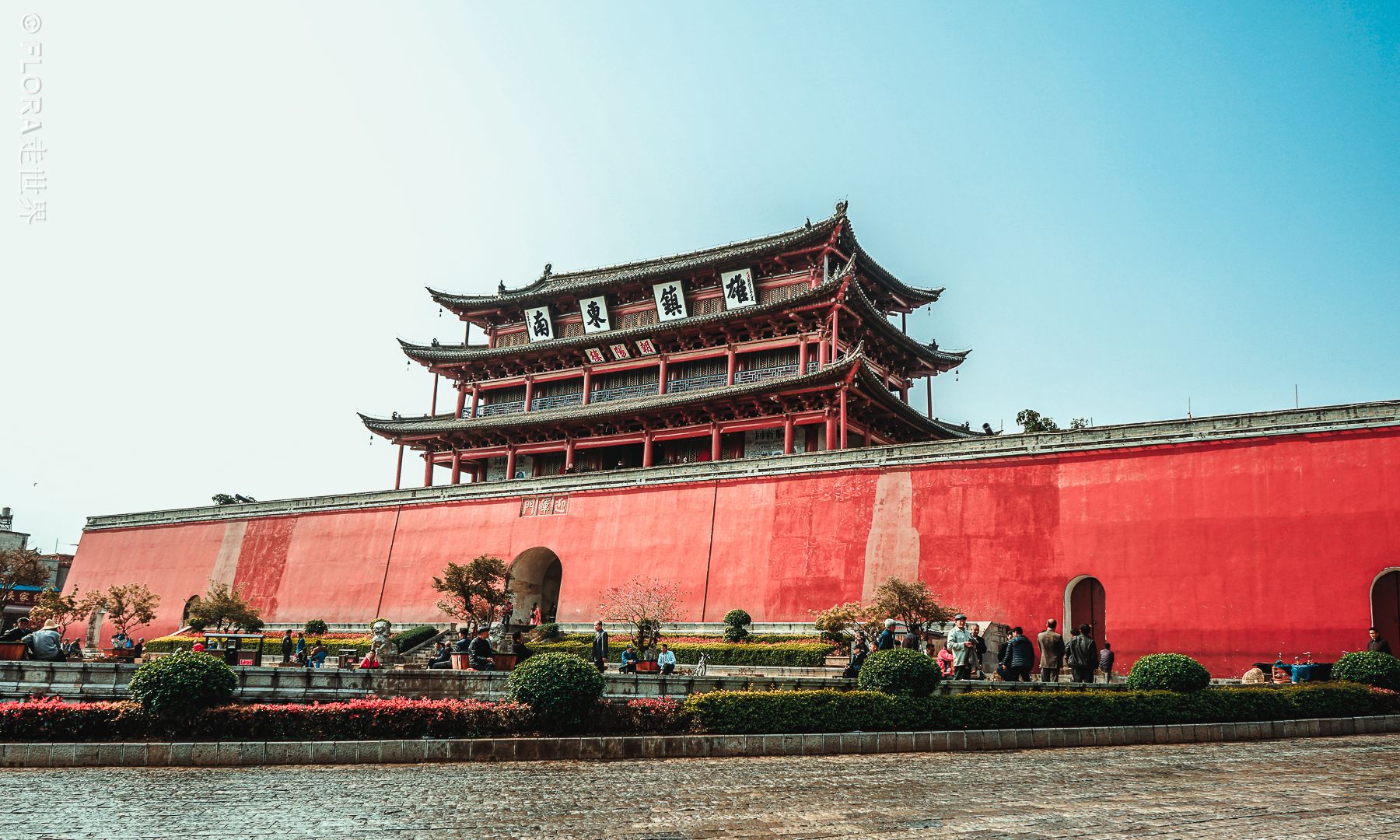 在云南建水古城,也有一座古老的"小天安门"