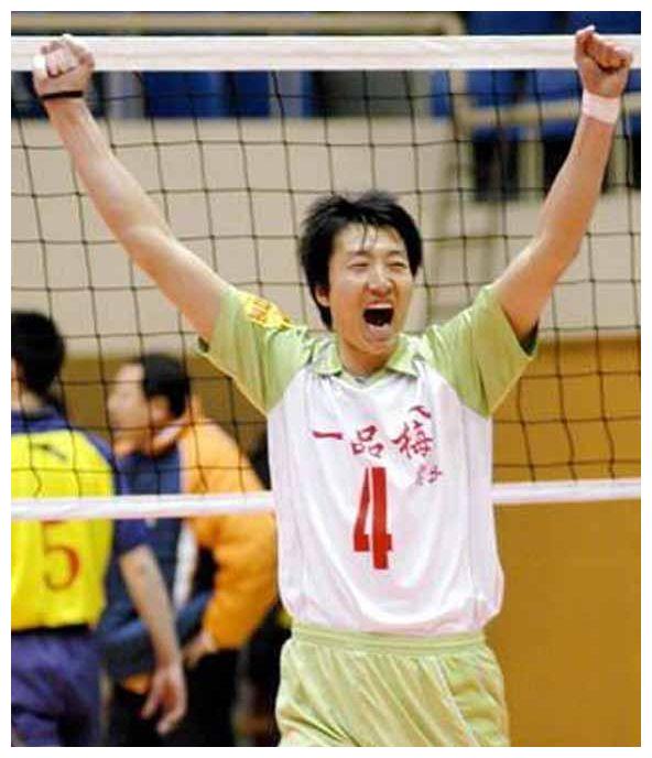 38岁因病辞世,留下2女儿,曾誓言要死在排球场|江苏队|陆飞|排球场