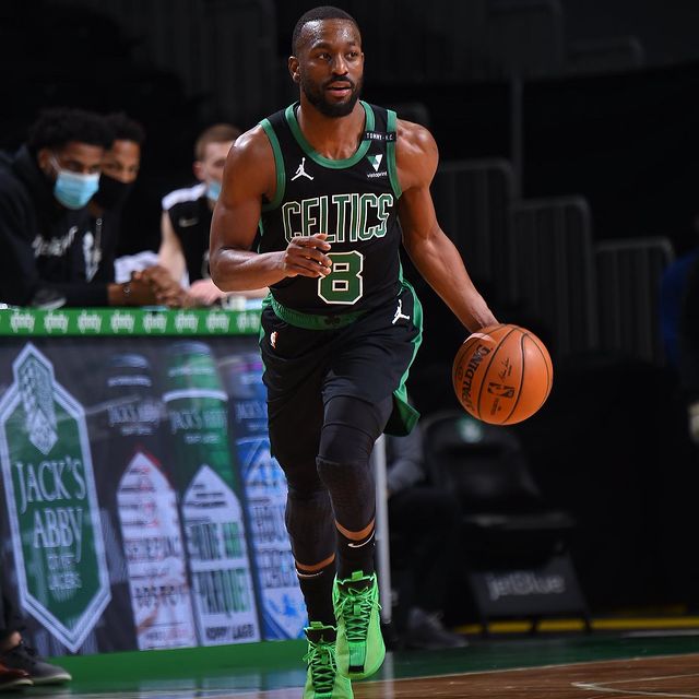 凯尔特人弃将遭热抢!洛杉矶双雄看中沃克,湖人库兹马将成筹码!