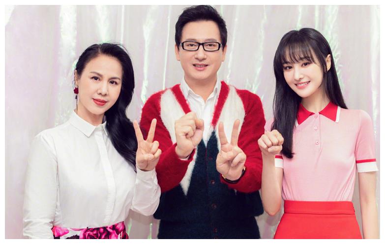 郑爽称前商务团队蹭她热度,从前男友到前商务,为何都被撕?