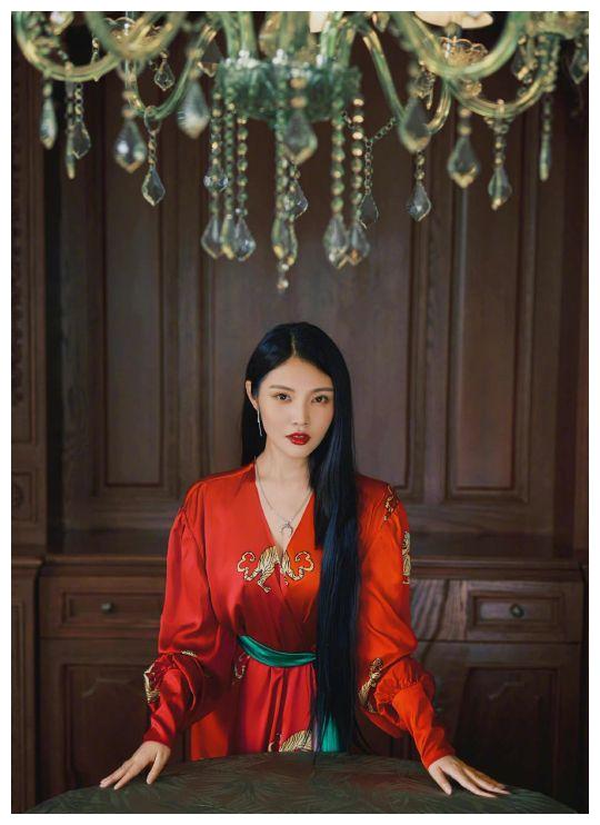 大嫂徐冬冬变身特工狂花,又美又飒