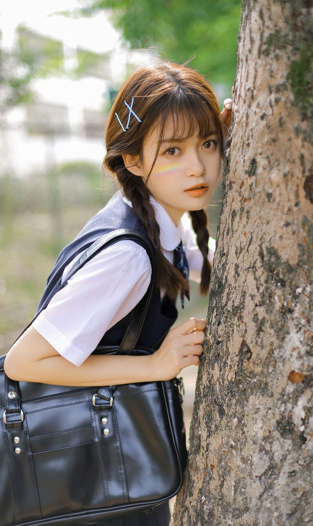 美女图:穿校服的清纯女孩