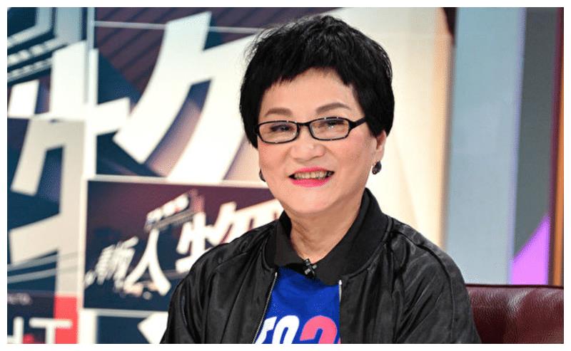 张小燕:奋斗65年,吴奇隆当她是妈,观众嫌弃"油腻"