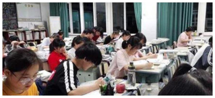 清华北大都觉得懒得考、不想上的16岁女孩，是口出狂言还是有本事休闲区蓝鸢梦想 - Www.slyday.coM