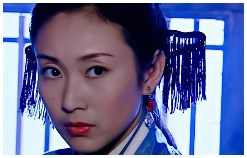 王难姑的扮演者叫董晓燕,是个非常有气质的女演员.