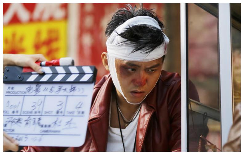 《分手大师》这部电影是一部喜剧电影,这部电影的导演是俞白眉导演