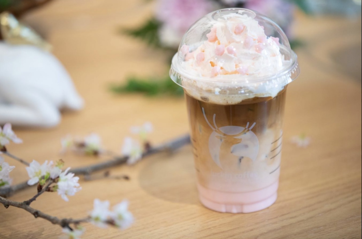 瑞幸樱花季超前揭秘:香醇咖啡 馥郁花香,粉嫩高颜值,太可了!