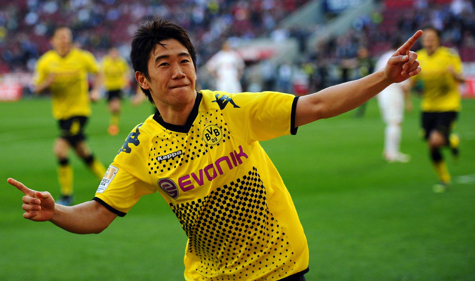 今天是前多特蒙德球员香川真司32岁生日,多特官方送上生日祝福