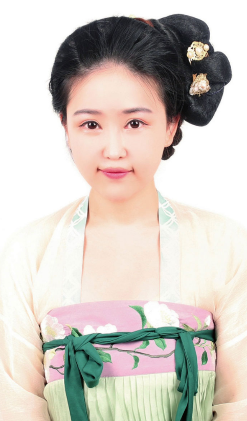 唐风造型灵蛇髻侧垫造型图解