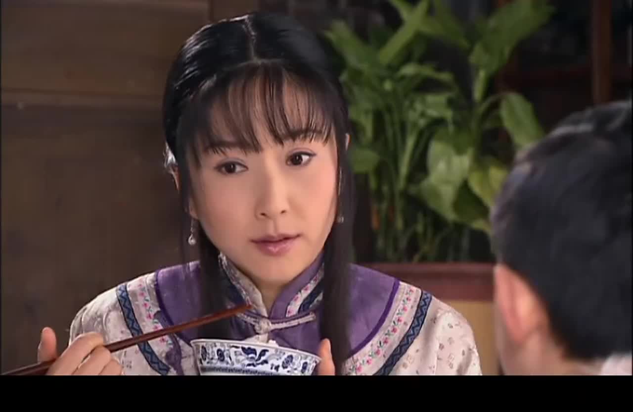 娘妻:依萍陷害秋菊,被惠珊无意中发现,惠珊没吭声将计就计