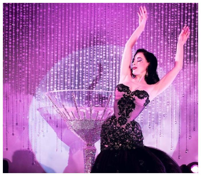 第一舞娘蒂塔万提斯她到底有什么魅力让男人和女人都爱她