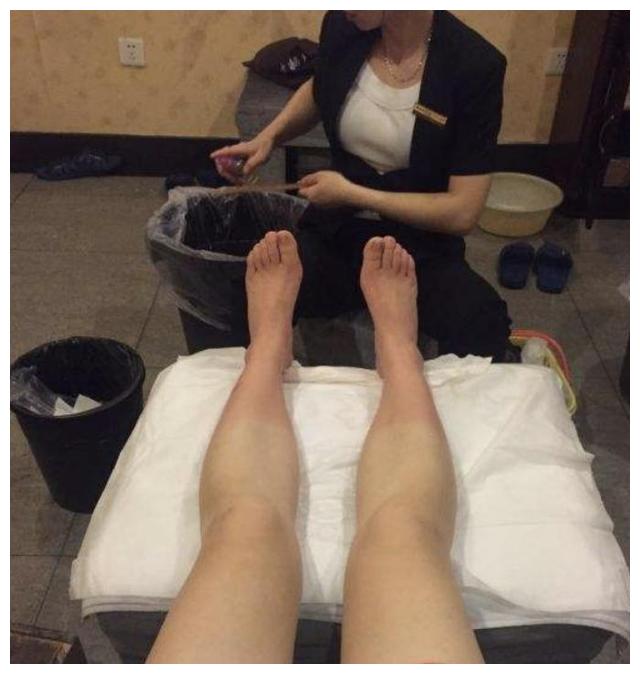 足疗店妹纸像当红女星火了长相过分美貌因被围观暂停营业