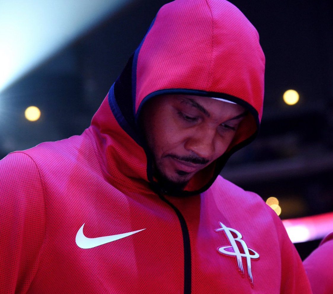 安东尼和艾弗森的组合是因为争夺老大的位置失败了,可惜了