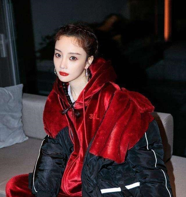 38岁李小璐越来越有少女感,颜值身材在线,堪称"女团风"代言人|李小璐