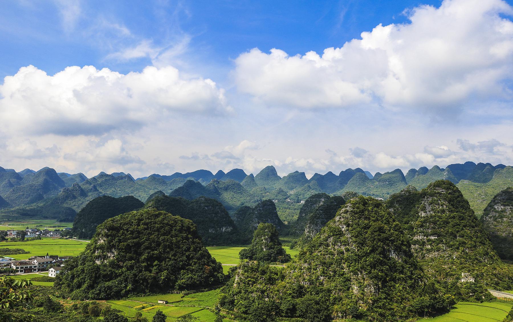 贵州典型性的喀斯特峰林景区,是国家重点风景名胜区