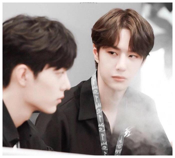 王一博蝉联榜单第一肖战前三名的位置已经不保蔡徐坤王者归来