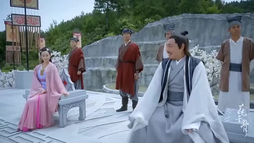 花千骨:花千骨看到白子画收徒,却伤心的离开了!