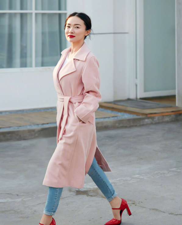 霍思燕被杜江宠成公主,纤细美腿堪比18岁少女,幸福是能看出来的休闲区蓝鸢梦想 - Www.slyday.coM 霍思燕被杜江宠成公主,纤细美腿堪比18岁少女,幸福是能看出来的休闲区蓝鸢梦想 - Www.slyday.coM