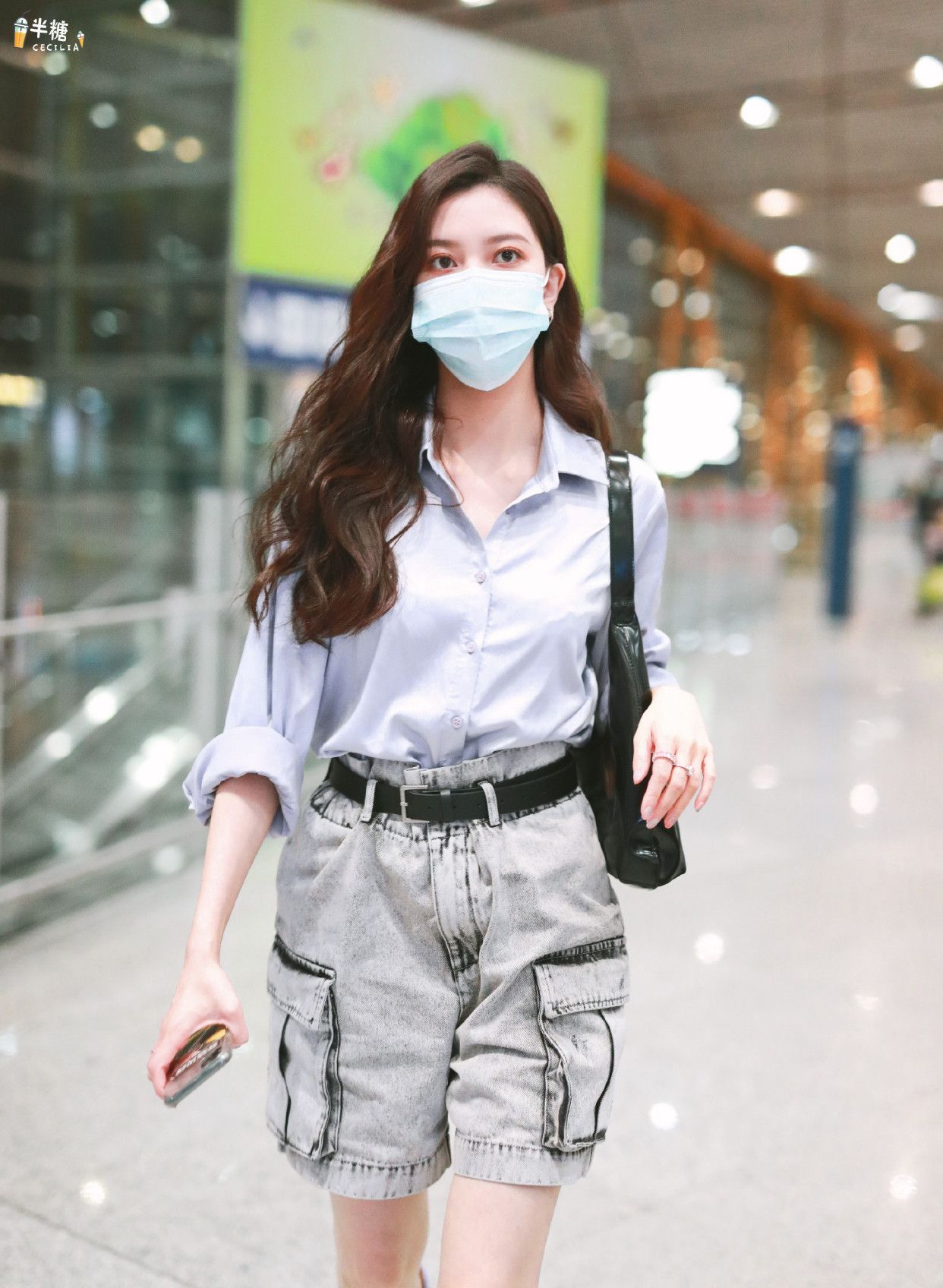 宋妍霏机场私服,紫色高筒靴和衬衫颜色呼应,专属cc紫_高清图集_新浪网