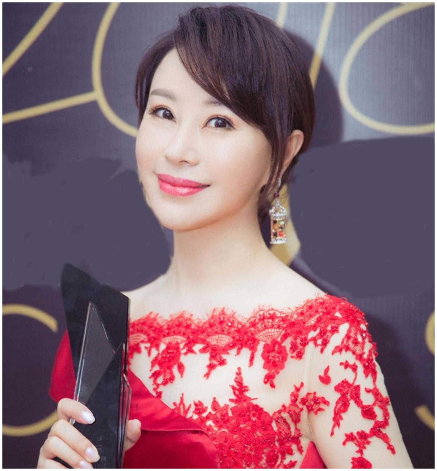 民歌天后祖海:曾恋上大37岁上司,44岁不婚不育,近照不敢认__财经头条