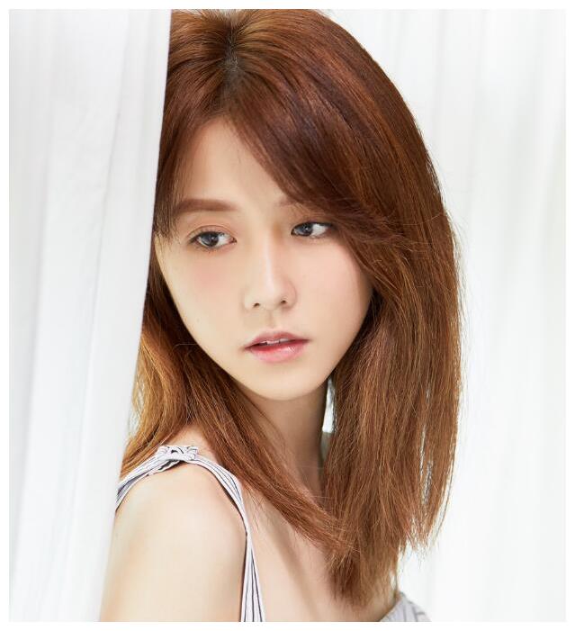 陈雨舒演员万玮乔楚梦瑶演员曹曦月第一部开始,一个大山里走出来的