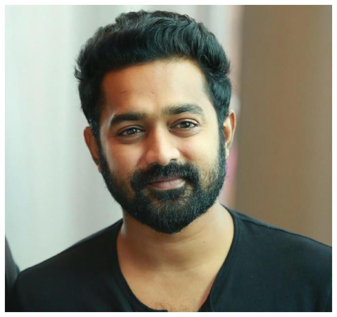 奥利维亚·王尔德执导,弗洛伦斯·皮尤,哈里·斯泰尔斯,克里斯·派恩