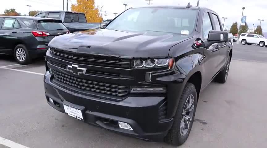 2020款雪佛兰索罗德1500rst,按下钥匙后尾箱打开后,霸气上演了