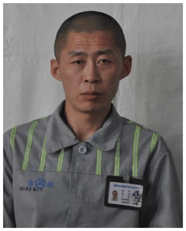 男子因长相酷似逃犯朱贤健被“抓获”！网友：长得一模一样！休闲区蓝鸢梦想 - Www.slyday.coM