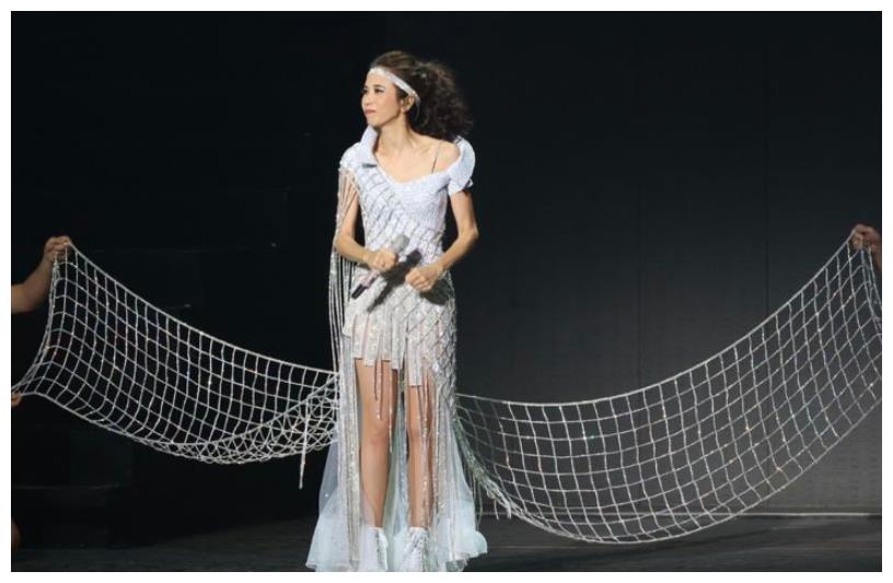 钱赚完了，该求原谅了，道歉在明星圈有点廉价啊，莫文蔚要凉凉休闲区蓝鸢梦想 - Www.slyday.coM