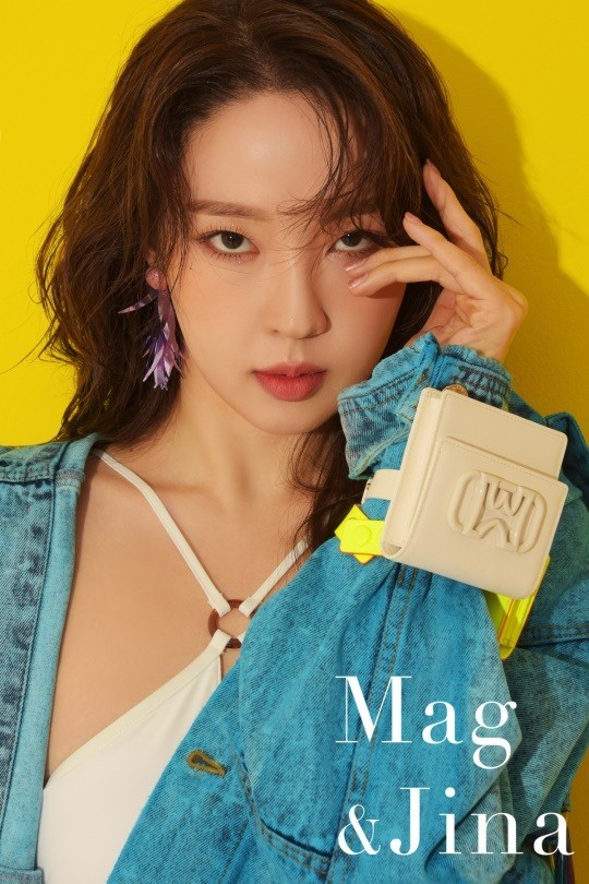 韩国女歌手全智允最新杂志写真曝光