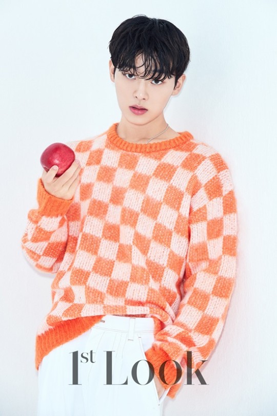 韩国艺人崔贤旭最新杂志写真曝光