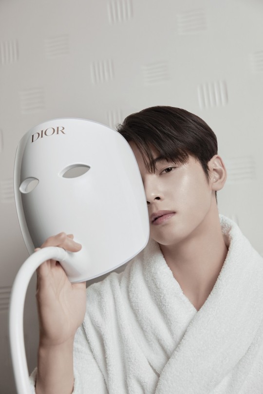 韩国艺人车银优拍代言品牌最新宣传照