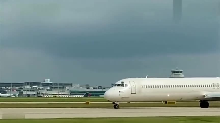 小引擎大推力,md11客机起飞升空,空气动力学完美的诠释