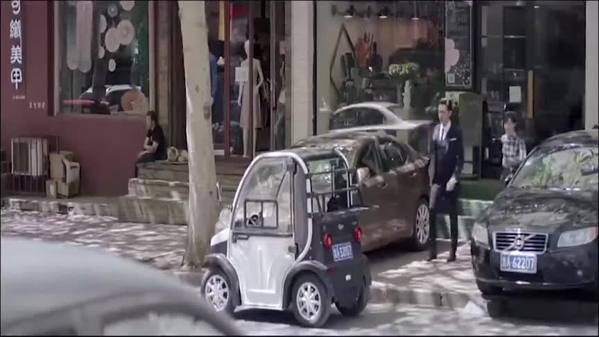 法医秦明秦明嘲笑大宝的老头车不料大宝霸气回击